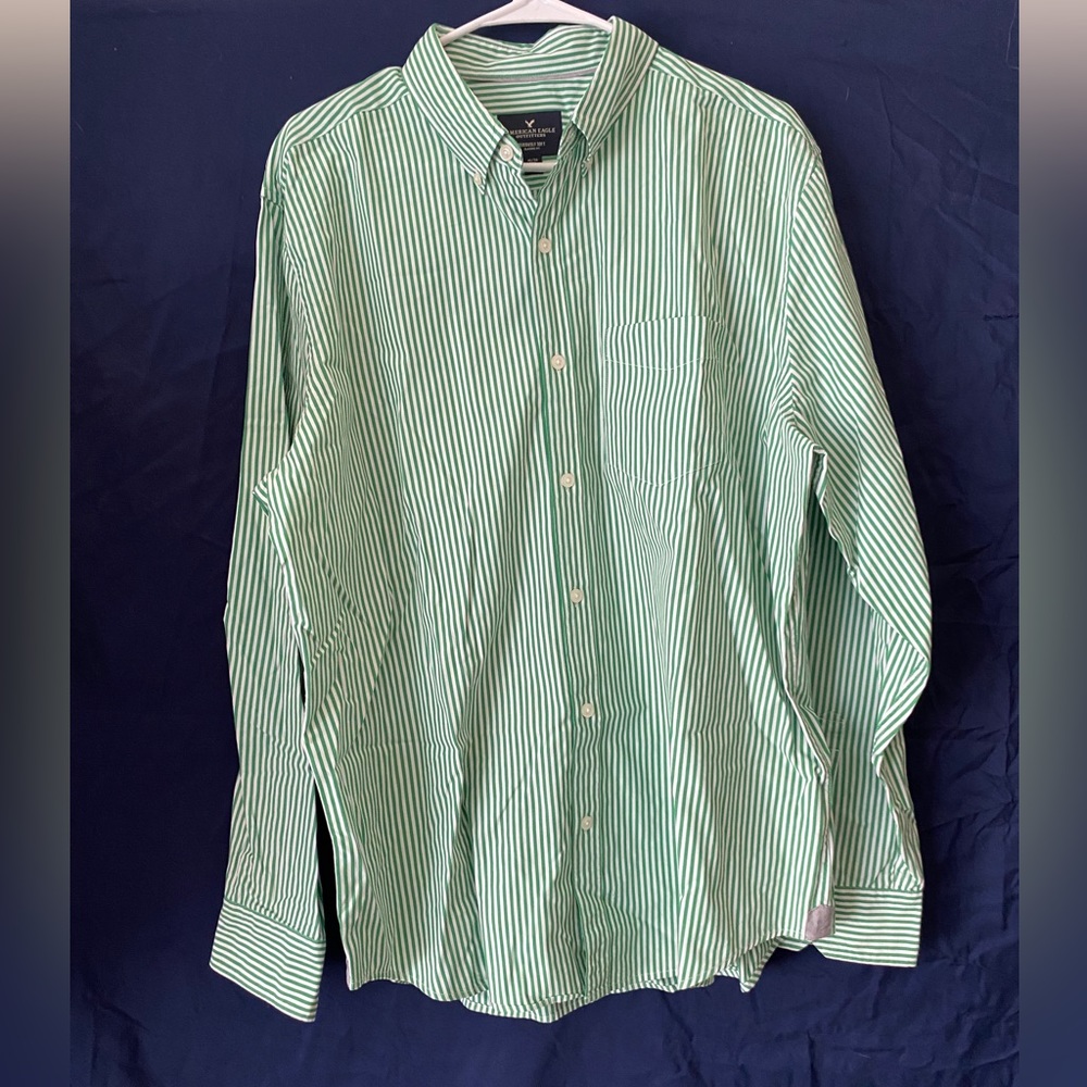 AMERICAN EAGLE OUTFITTER BUTTON DOWN SHIRT SIZE XL